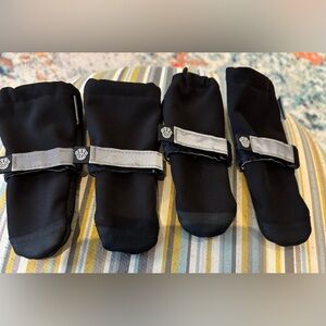 Canada pooch size 2 dog boots